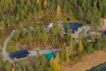 Instalación fotovoltaica vista general de la casa, Finlandia